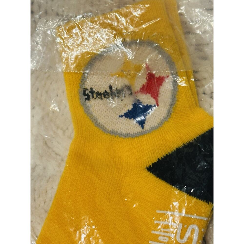 Steelers Men’s Size 5-10 NFL Crew socks Yellow & Black NWT Sports Football - Picture 2 of 6